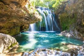Cascade Akchour
